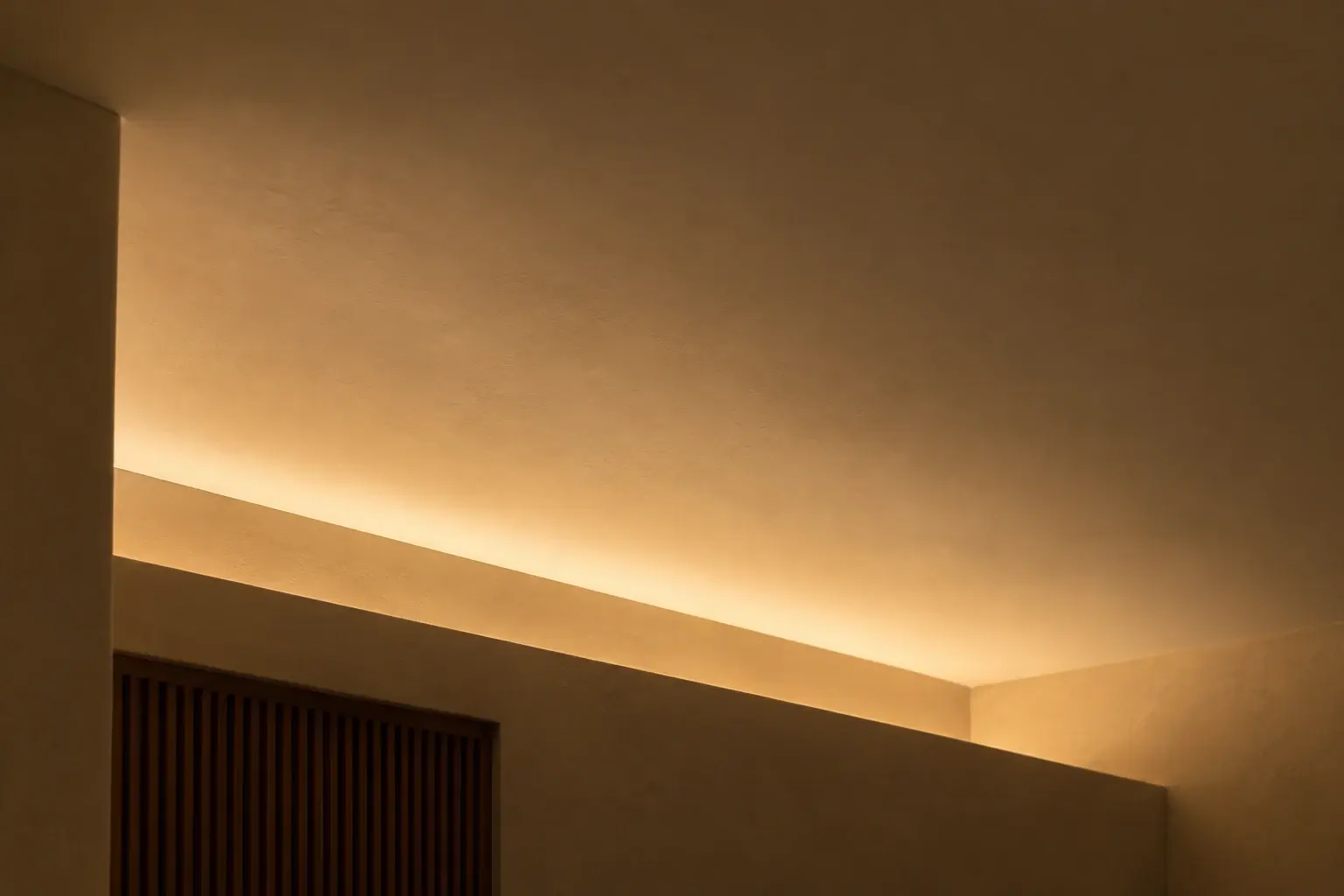 Concealed cove lighting