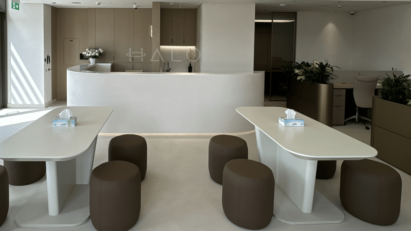 Office pantry design in Dubai: plan the layout, services and joinery