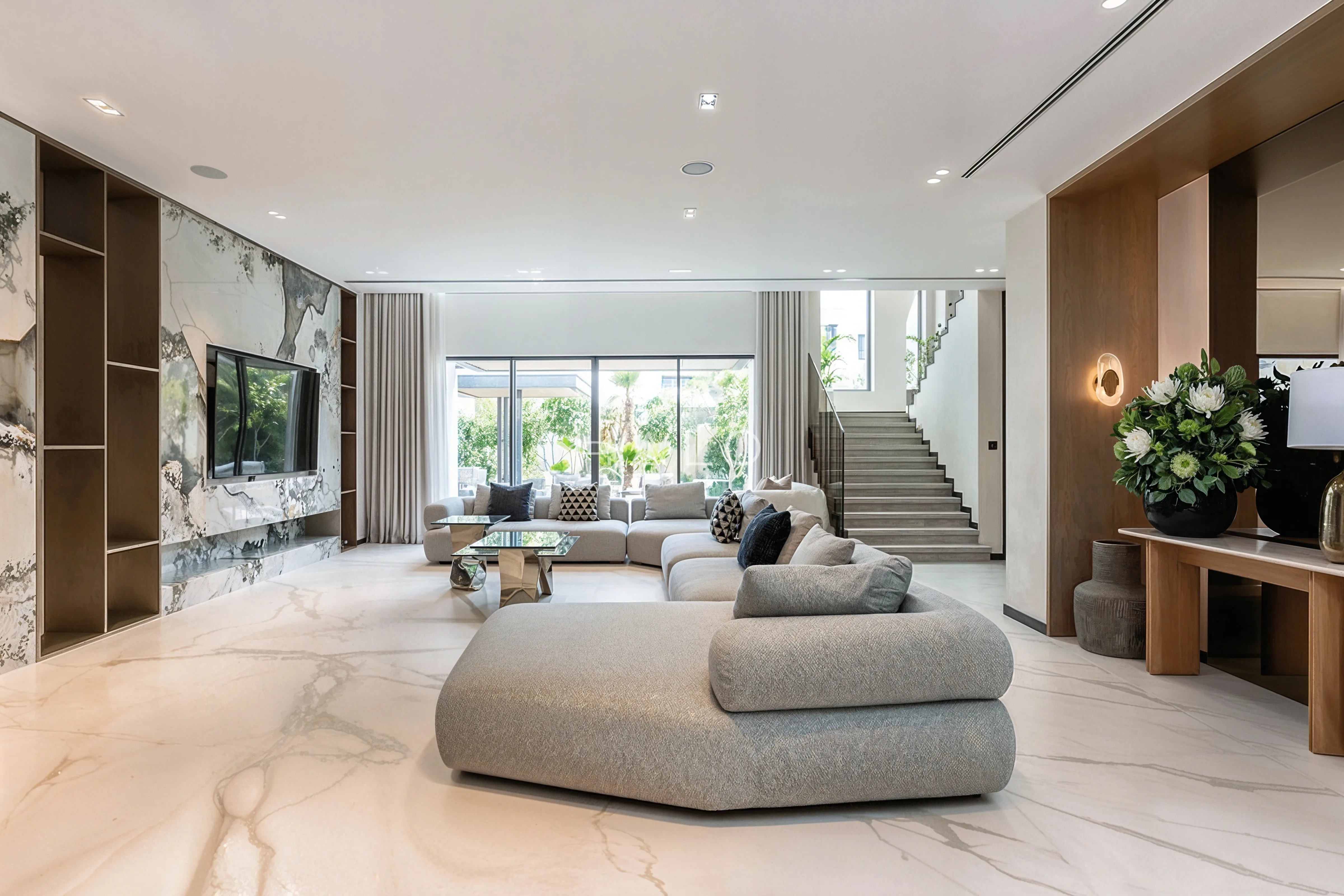 halo-living_and_dining_04-dubai